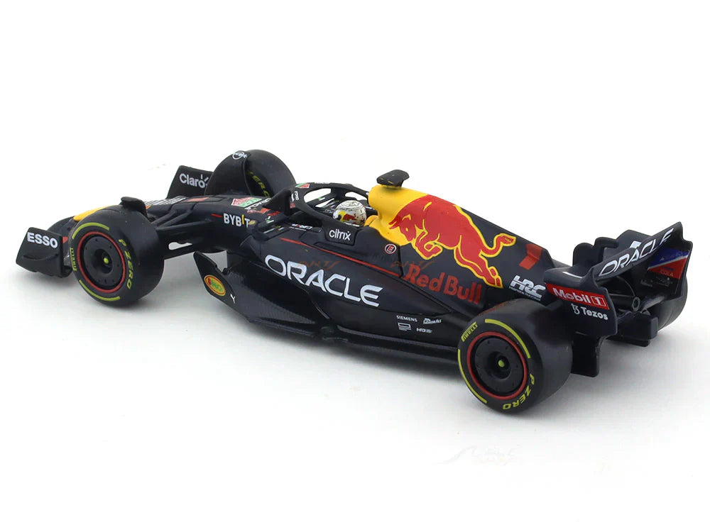 Bburago - 1/43 Scale Model - 2022 RedBull racing RB18 #1 Max Verstappen