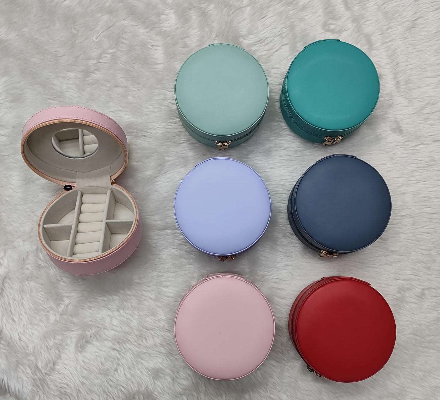 Personalised Name Round Jewellery Pouch (No Cod Allowed On This Product) - Prepaid Orders Only