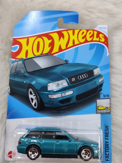 Hot Wheels '94 Audi Avant RS2 Vehicle Exclusive Collection