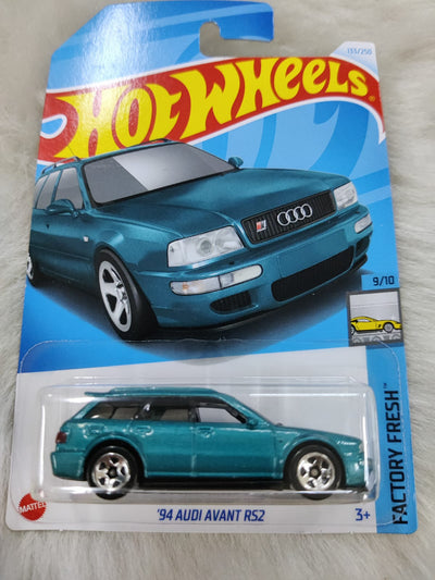 Hot Wheels '94 Audi Avant RS2 Vehicle Exclusive Collection