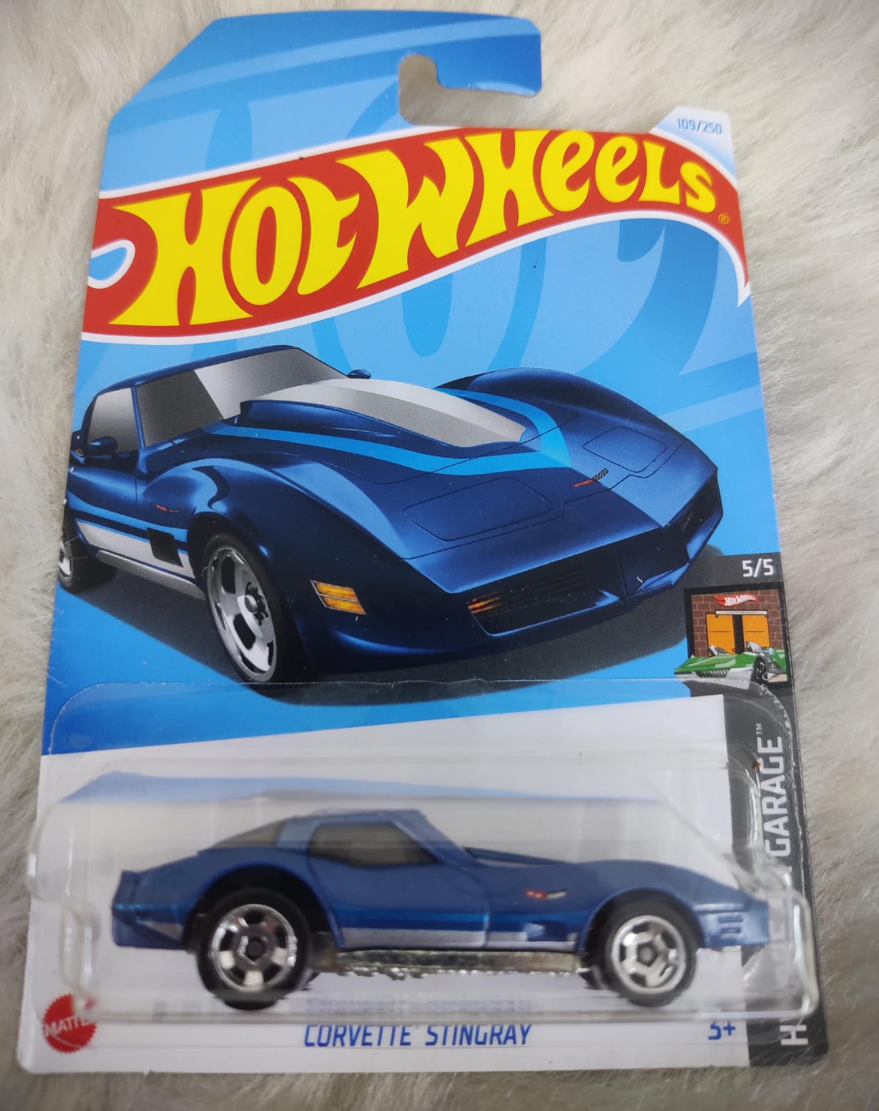 Hot Wheels Corvette' Stingray Vehicle Exclusive Collection