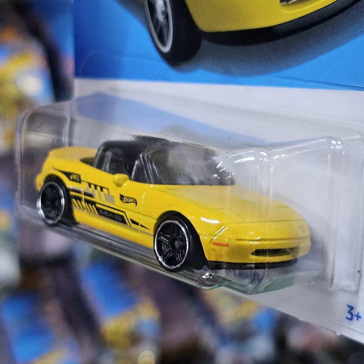 Hot Wheels '91 Mazda MX 5 Miata Vehicle Exclusive Collection