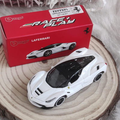 Official Bburago Laferrari - 1 : 64 Diecast Scale Model